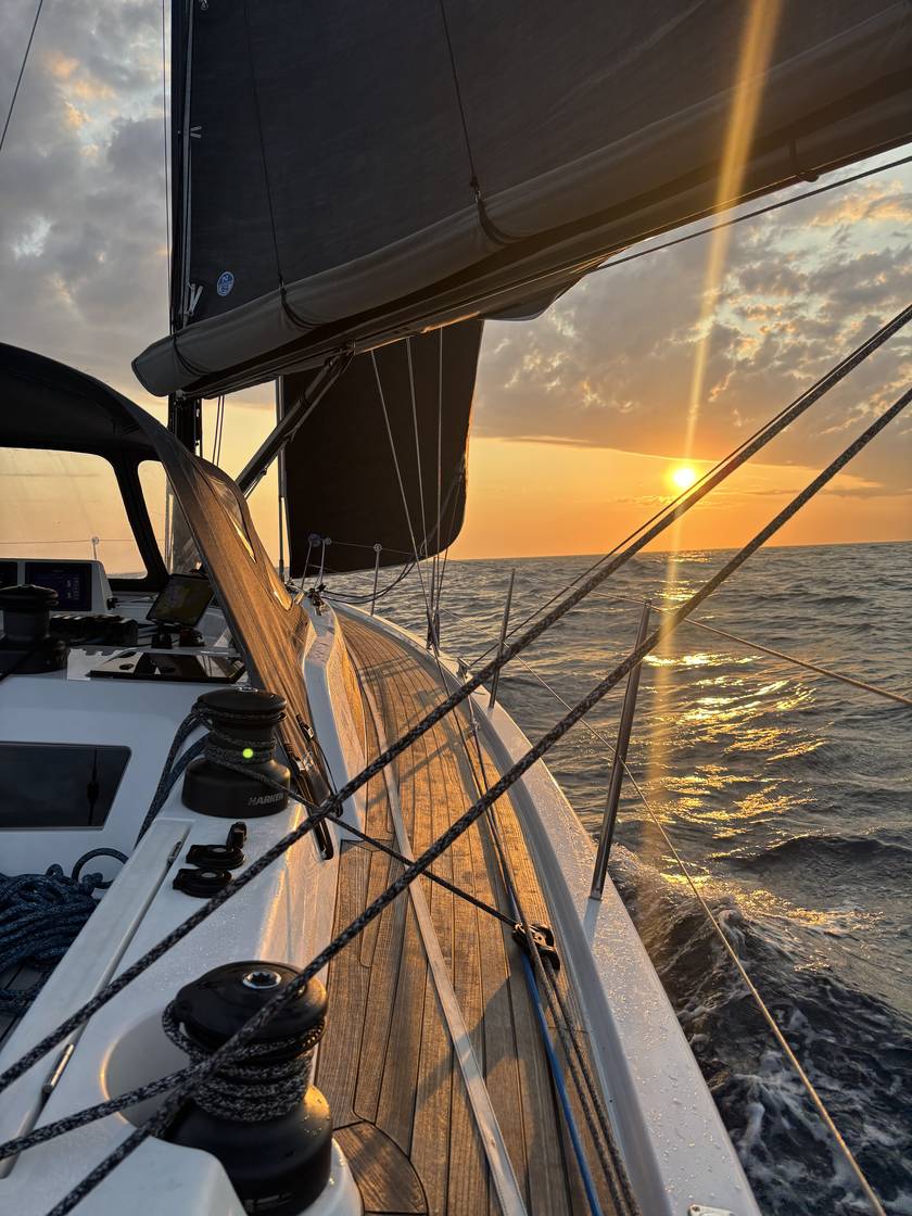 Zeilschip onderweg op de Noordzee